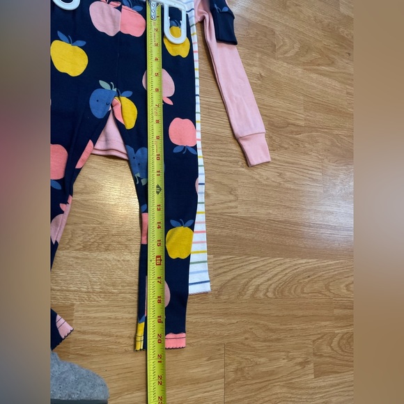 NWT, Carter’s 2-piece, girls, size 3T Cotton, footless pj’s - Picture 5 of 11